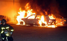 Nuit du Nouvel An : 804 véhicules incendiés et 622 personnes interpellées en France