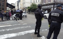 Un homme armé d’un couteau frappe un CRS lors de l’étape du Tour de France à Rouen : l’agresseur, blessé, a été interpellé