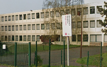 Yvelines : le maire de Mantes-la-Jolie s’oppose au projet de village pour mineurs non accompagnés et lance une pétition