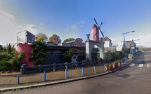 Incendie spectaculaire à la discothèque « Le Moulin Rose » à Belbeuf, en Seine-Maritime 