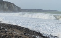 Alerte météo : vents violents et grandes marées attendus sur la façade Manche - mer du Nord