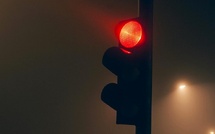 La conductrice alcoolisée termine sur le toit après une course-poursuite et un refus d'obtempérer près de Rouen 