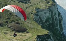 Seine-Maritime : un parapentiste rate son envol et chute d'une vingtaine de mètres