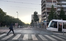 Collision entre un métro et une voiture à Sotteville-lès-Rouen : deux septuagénaires légèrement blessés