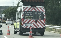 ​A13 : un motard grièvement blessé après une collision avec un poids lourd à hauteur d’Oissel