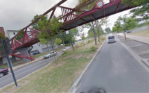 Val-de-Reuil : un véhicule de police attaqué avec une bouche d'égout lancée d'une passerelle 