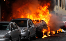 Rouen : deux voitures en feu près de l’église Saint-Gervais, 15 personnes incommodées par les fumées