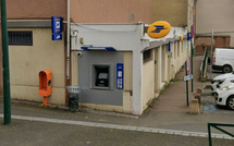 Mantes-la-Ville : sous la menace d'un couteau, une femme contrainte de retirer de l’argent