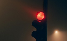 Bolbec : le conducteur ivre se retrouve bloqué à un feu rouge après un refus d'obtempérer