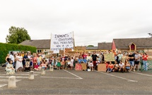 À trois élèves près, la classe ferme : parents et élus mobilisés à Tourville-sur-Odon, dans le Calvados 