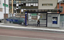 Rouen : Il casse la vitre d'un abri-bus et tente de briser la vitrine d'un fleuriste 