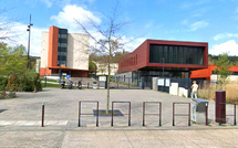 A Louviers, des manifestants traversent la cour d’une école, le maire appelle au calme