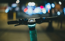 Rouen : il tente de cisailler l'antivol d'une trottinette électrique avec une pince coupante