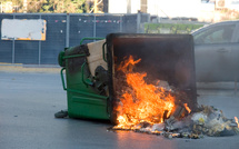 Des poubelles incendiées dans cinq communes des Yvelines samedi soir : aucune interpellation
