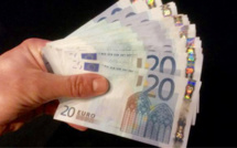 Arrêté à la gare de Mantes-la-Jolie en possession de cinquante faux billets de 20€