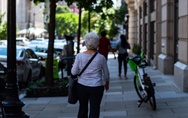 Rouen : ils arrachent le collier en or d'une femme de 76 ans, un passant rattrape l’un des voleurs Rouen : ils arrachent le collier en or d'une femme de 76 ans, un passant rattrape l’un des voleurs
