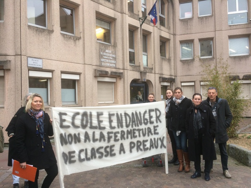 Mobilisation contre la fermeture de classe à Préaux (76)